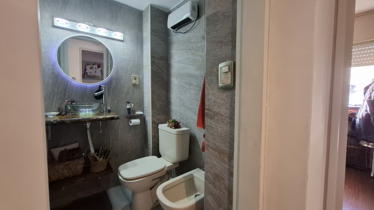 Apartamento ID.13024 - Venta Apartamento De 2 Dormitorios Al Frente Sobre Rambla República De Chile En Malvín