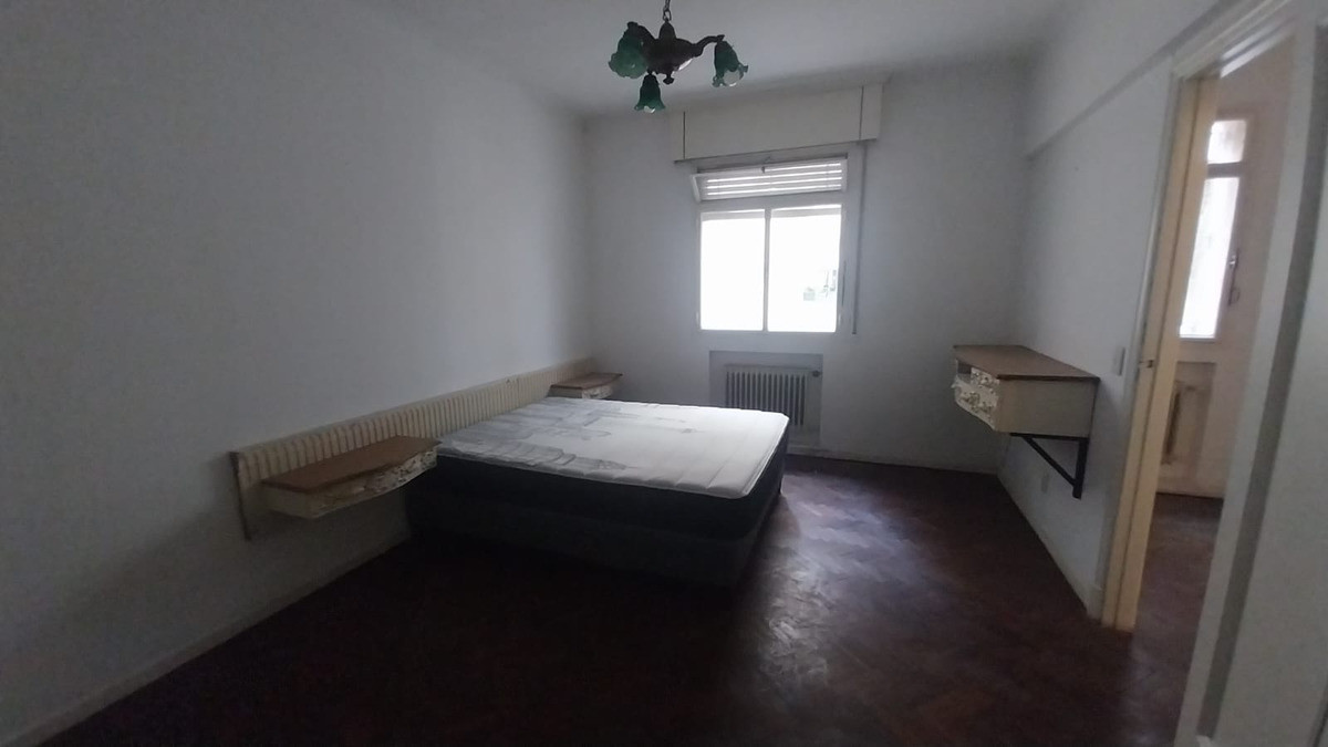 Apartamento ID.11406 - Venta Con Renta Apartamento 2 Dormitorios Contrafrente Muy Luminoso Ciudad Vieja
