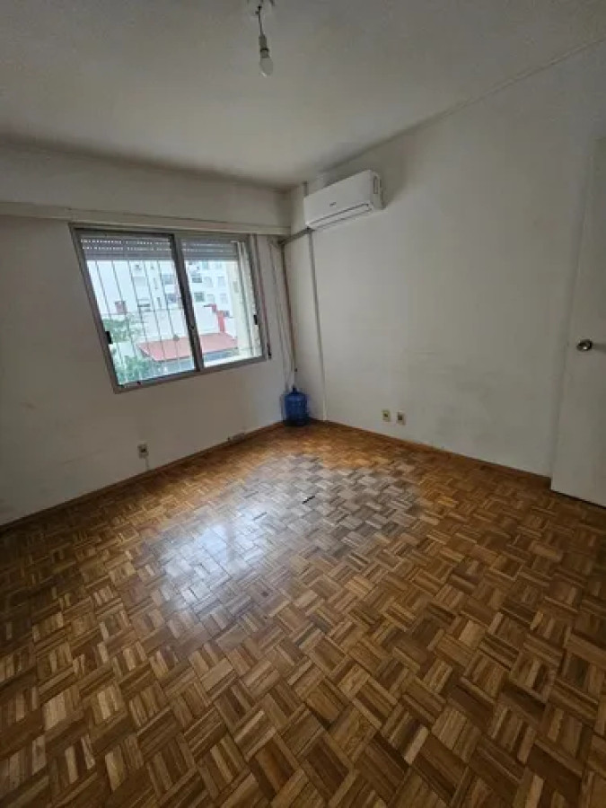 Apartamento ID.10030 - Hermoso Apartamento De 3 Dorm  Frente A La Rambla Pocitos