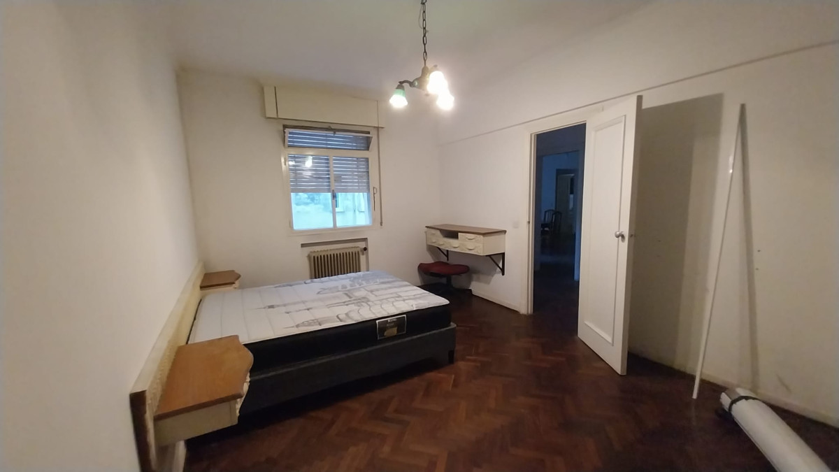 Apartamento ID.8010 - Alquiler Apartamento 2 Dormitorios Muy Luminoso En Ciudad Vieja