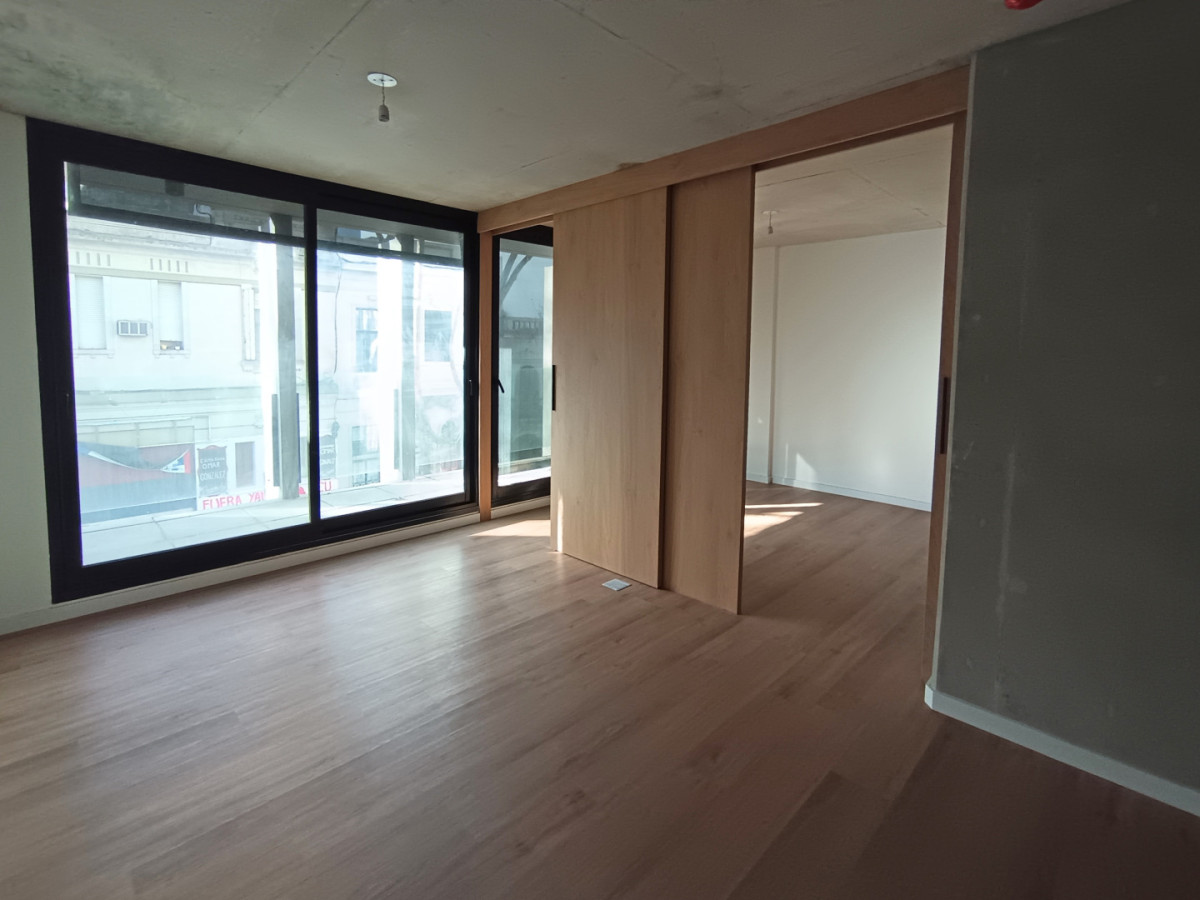 Apartamento ID.13151 - Alquiler Apartamento A Estrenar 1 Dormitorio Balcón Al Frente En Centro
