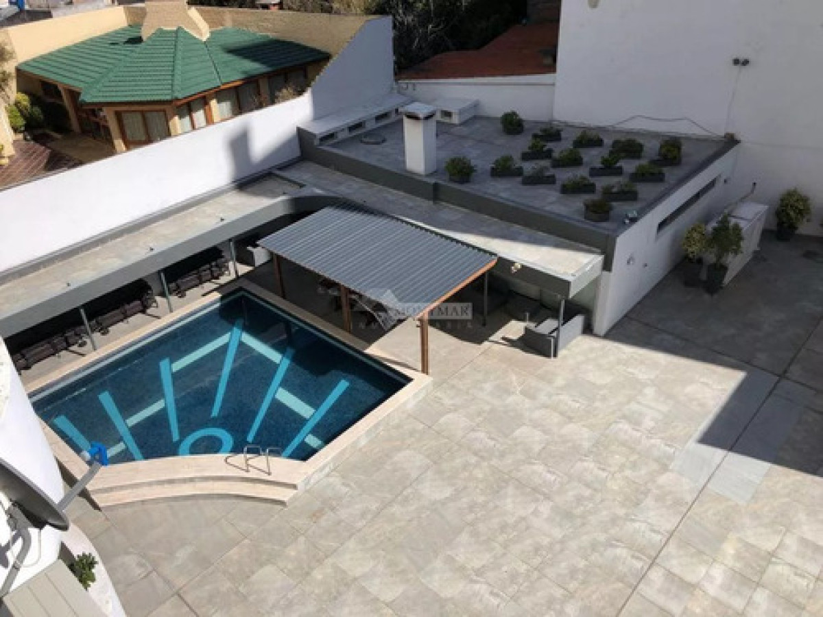 Apartamento ID.11466 - Venta Con Renta Excelente Apartamento 5 Dormitorios 4 Baños Garaje En Punta Carretas