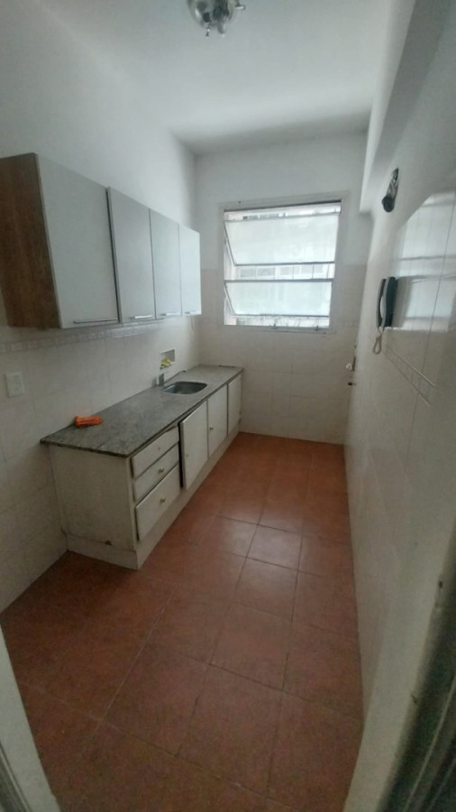 Apartamento ID.11406 - Venta Con Renta Apartamento 2 Dormitorios Contrafrente Muy Luminoso Ciudad Vieja