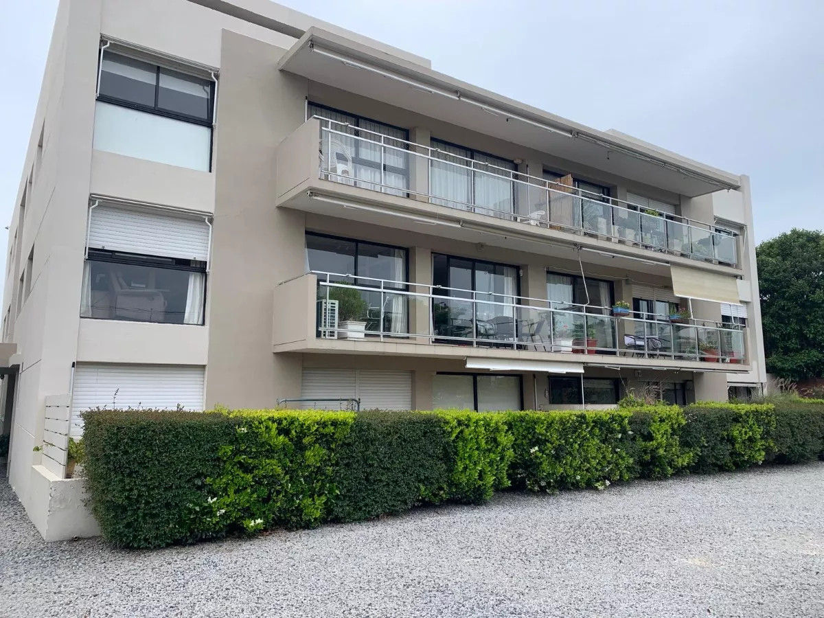 Apartamento ID.7619 - Hermoso Apartamento De 2 Dorm Con Patio En Parque Miramar