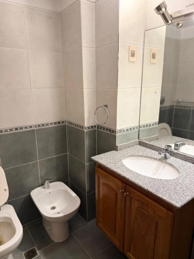 Apartamento ID.13112 - Alquiler Apartamento Al Frente 2 Dormitorios 2 Baños Garaje En Puerto Buceo