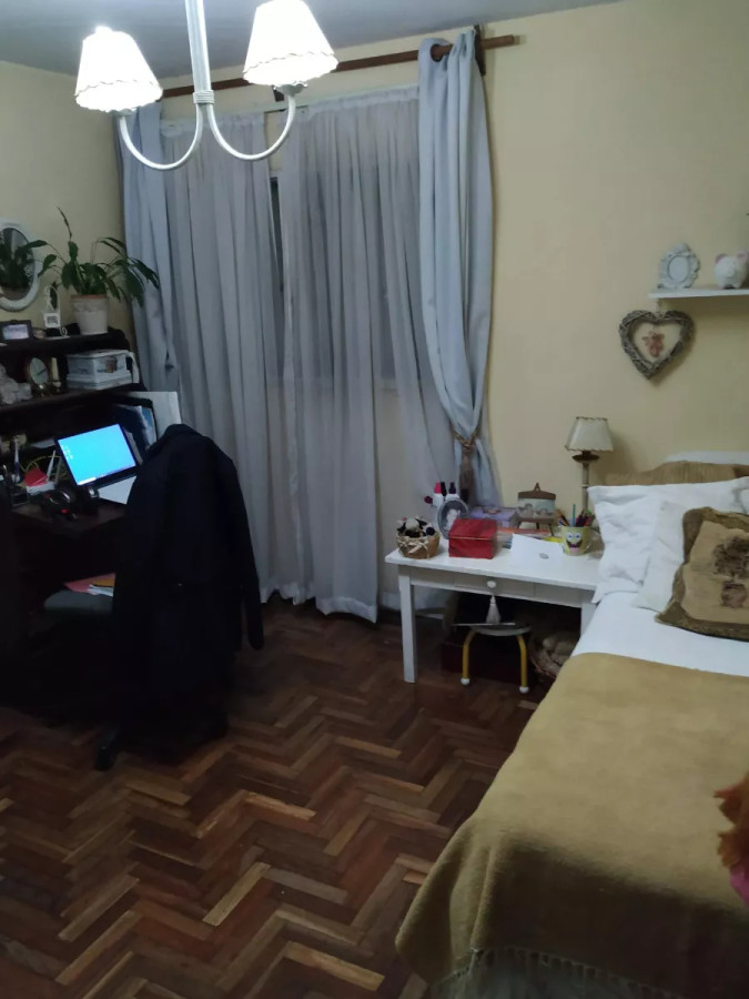 Apartamento ID.7687 - Venta De Amplio Apartamento 3 Dormitorios Excelente Ubicación En Centro