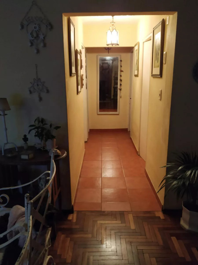 Apartamento ID.7687 - Venta De Amplio Apartamento 3 Dormitorios Excelente Ubicación En Centro