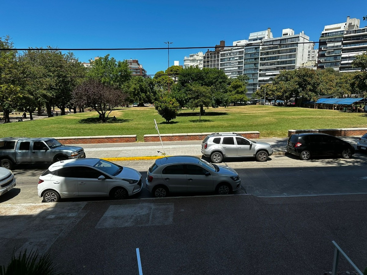 Apartamento ID.3976 - Venta Apartamento Planta Baja Con Fondo Barbacoa Villa Biarritz