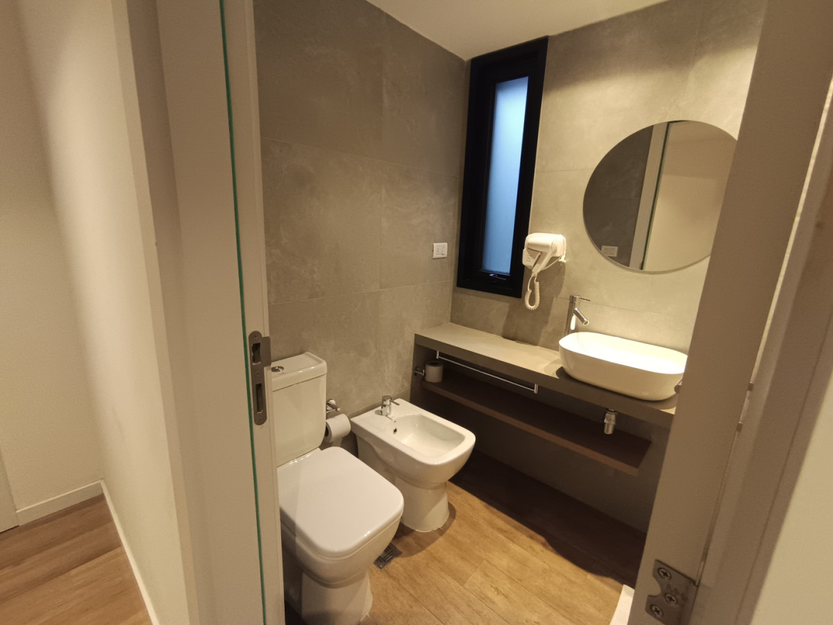 Apartamento ID.12874 - A La Venta Apartamento Casi A Estrenar Centro Cochera 1 Dorm