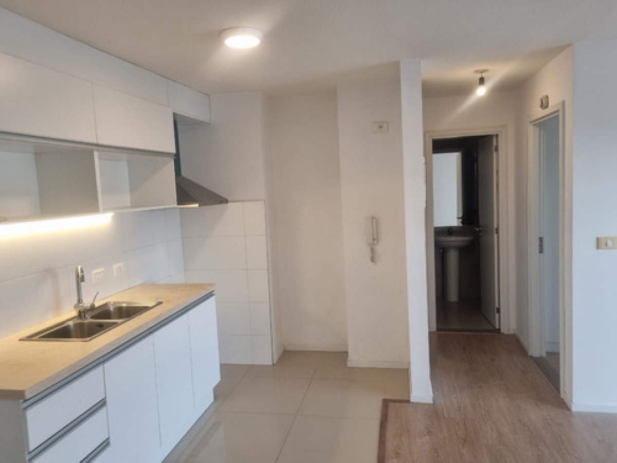 Apartamento ID.9651 - Hermoso Apartamento De 1 Dorm Con Gran Balcón 