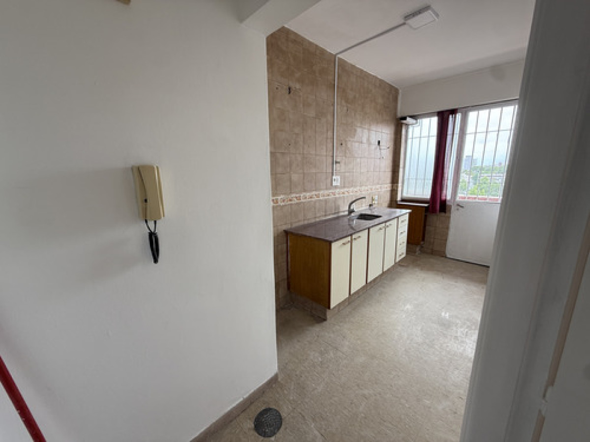 Apartamento ID.11511 - Alquiler Hermoso Apartamento 2 Dormitorios y Servicio 2 Baños, En Reducto