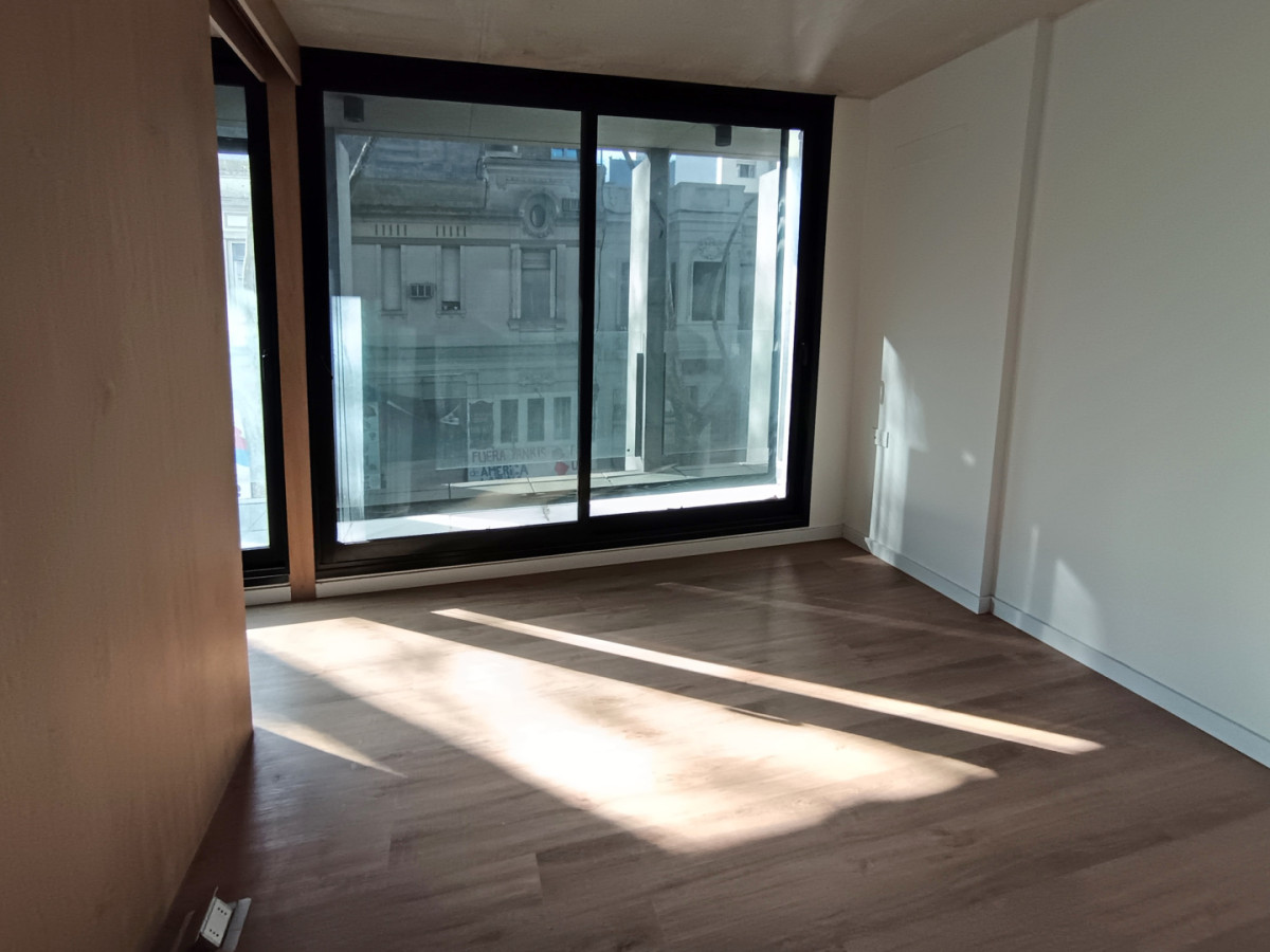 Apartamento ID.13151 - Alquiler Apartamento A Estrenar 1 Dormitorio Balcón Al Frente En Centro