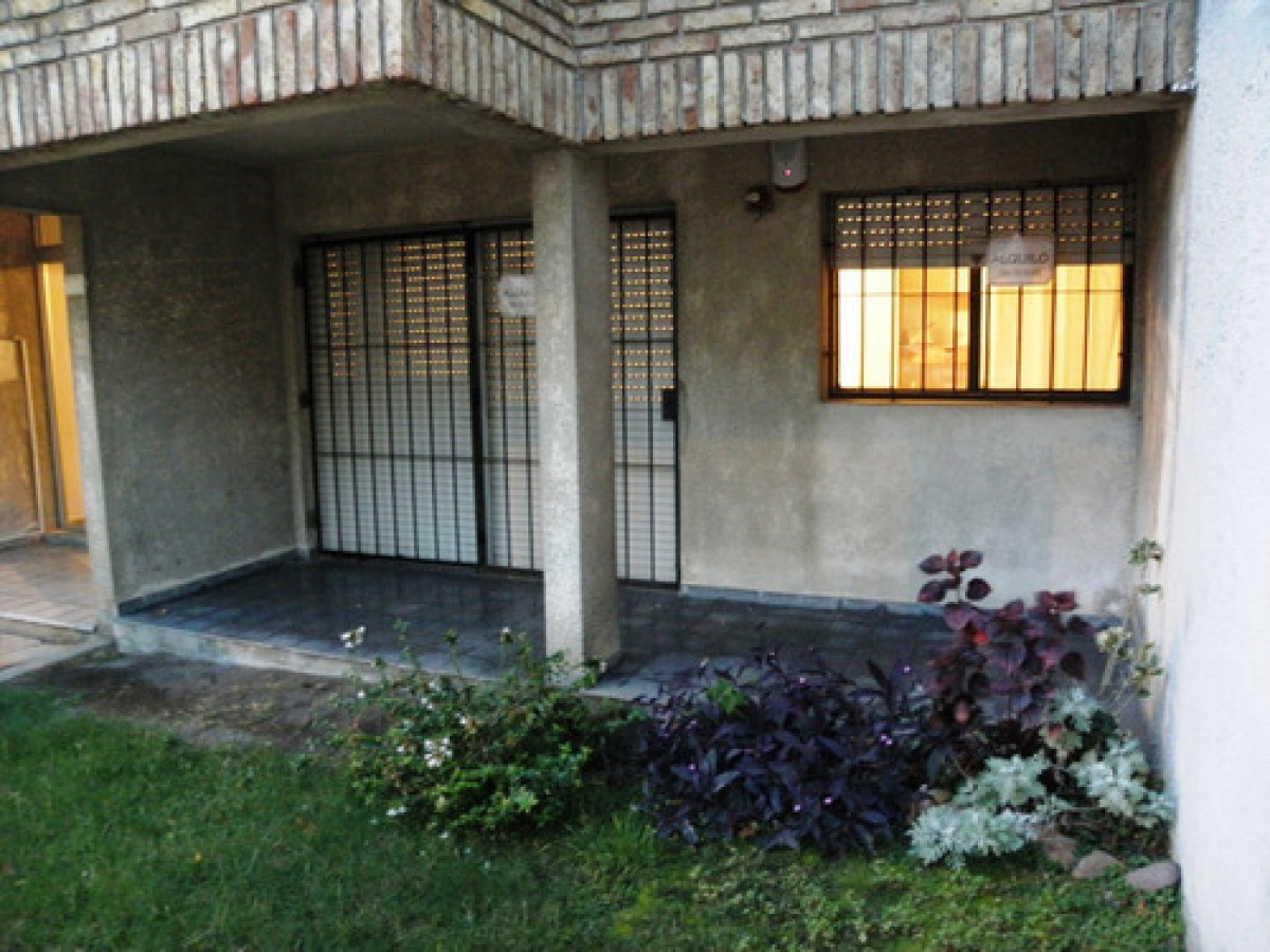 Apartamento ID.11260 - Alquiler Apartamento 1 Dormitorio Planta Baja Patio En Parque Rodó
