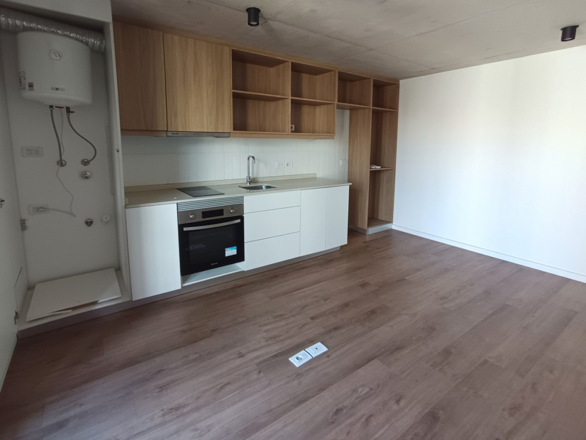 Apartamento ID.13146 - Alquiler Apartamento Nuevo De 1 Dormitorio Con Balcón Al Frente En Centro
