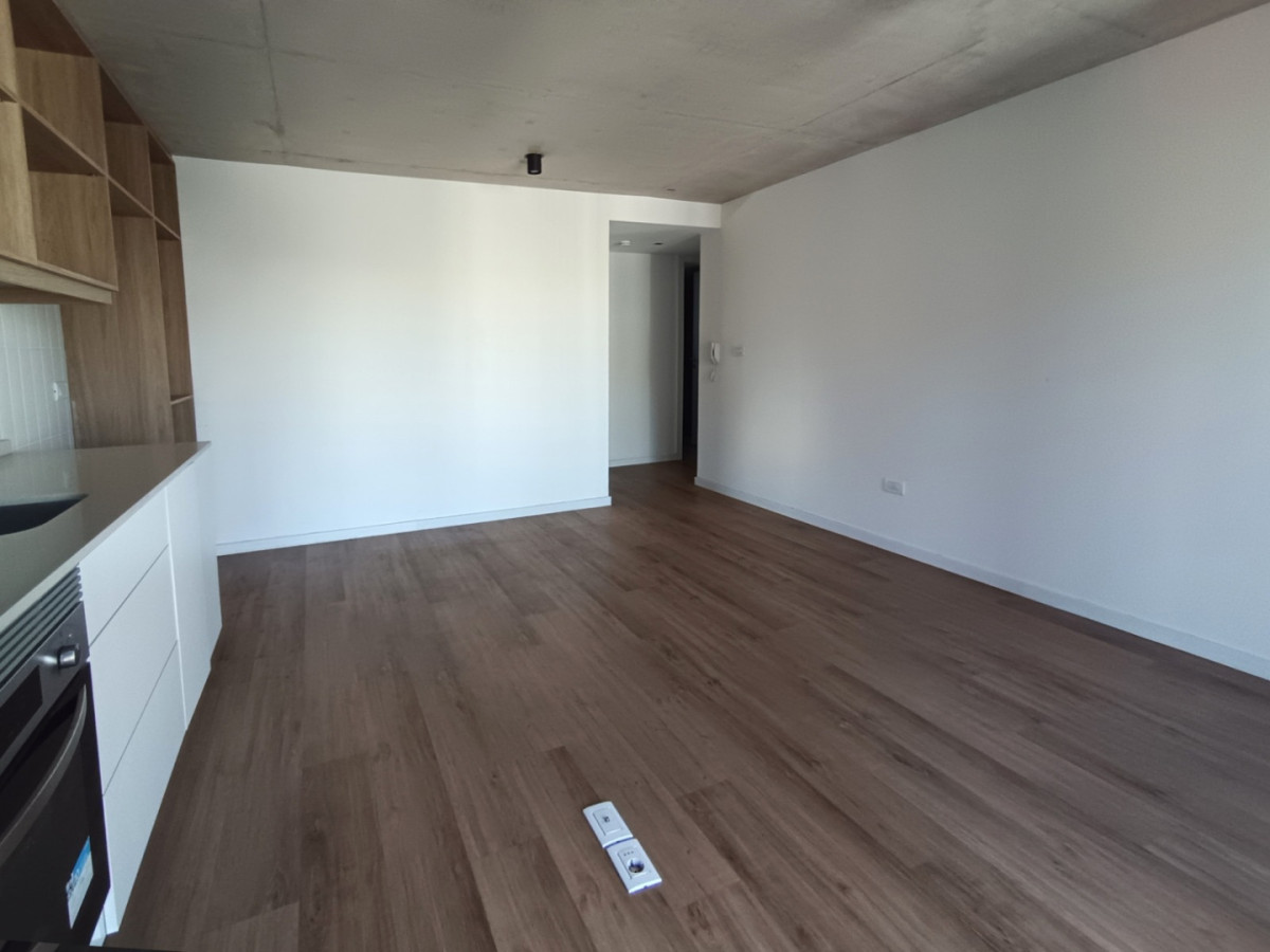 Apartamento ID.13147 - Alquiler Apartamento Nuevo De 1 Dormitorio Con Balcón Al Frente En Centro