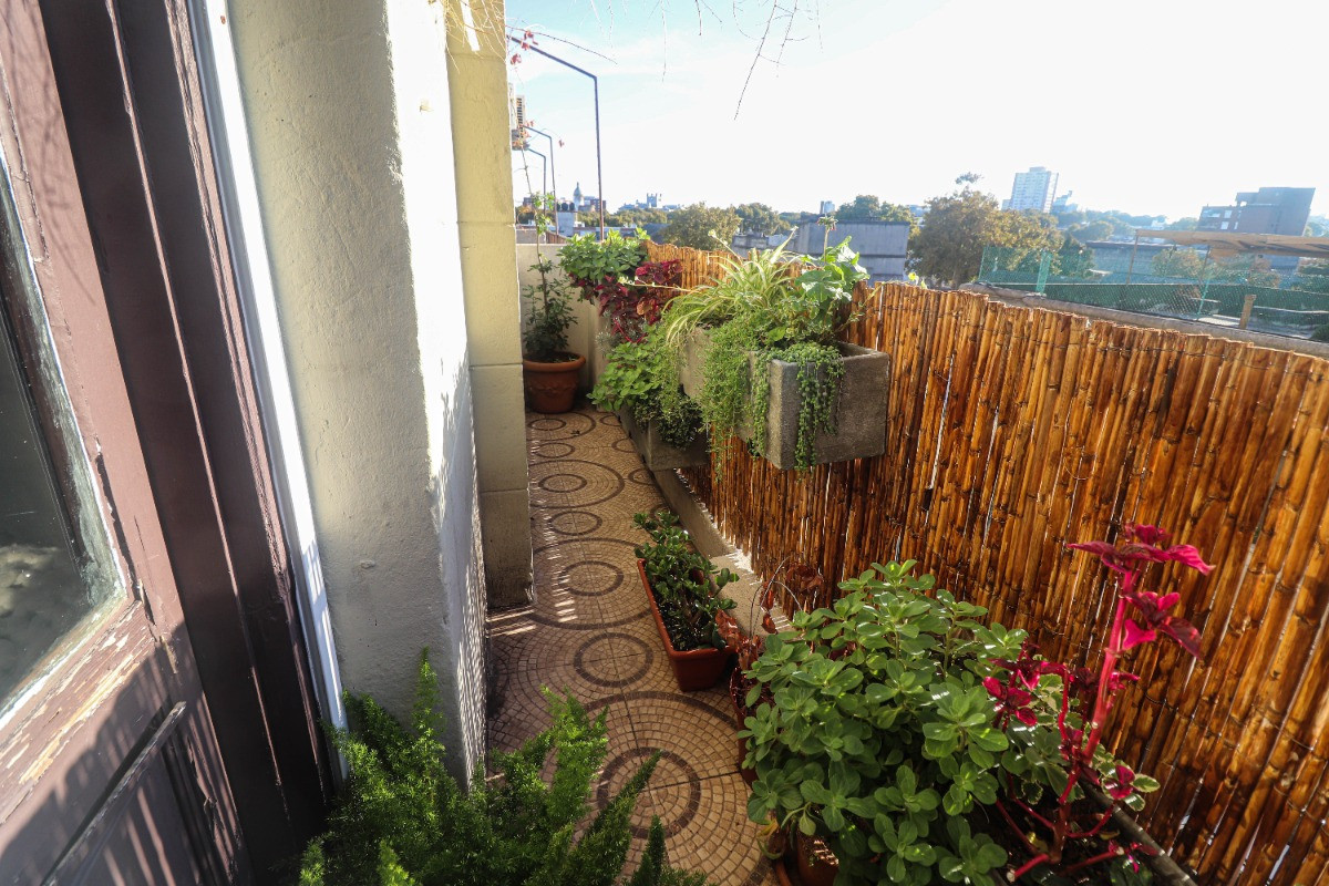 Apartamento ID.7235 - Se Vende Apartamento Tipo Casa Totalmente Independiente Y Sin Gastos Comunes Balcón Estufa A Leña, Azotea Exclusiva Con Parillero Y Lavader