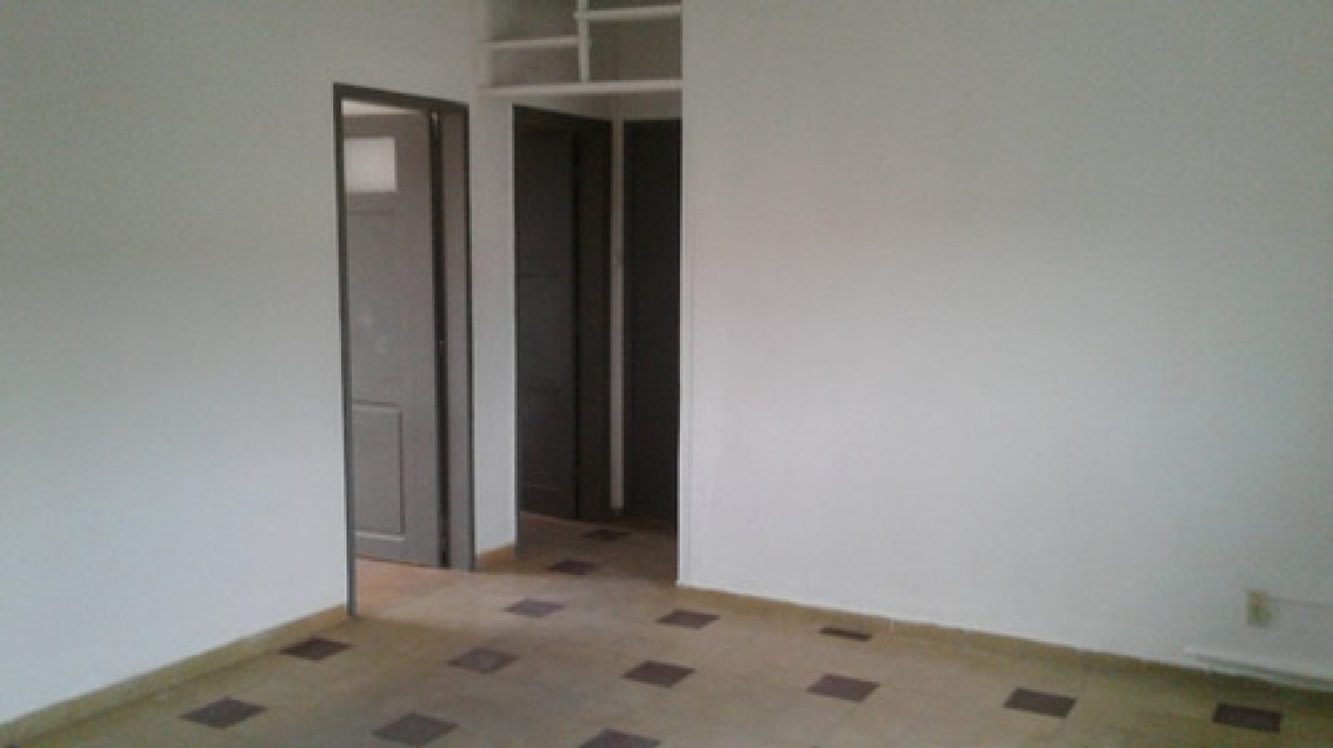 Apartamento ID.10198 - Alquiler Apartamento 2 Dormitorios Curva Maroñas, Frente A Supermercado Disco