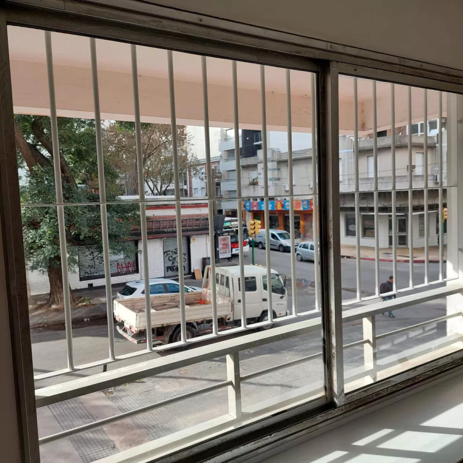 Apartamento ID.8077 - Alquiler Apartamento De 2 Dormitorios 2 Baños En Pocitos