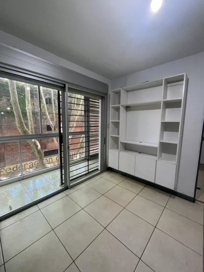 Apartamento ID.8163 - Se Alquila Apartamento 1 Dormitorio Con Cochera En Centro