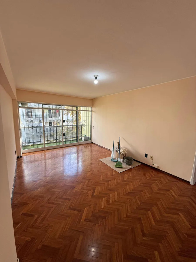 Apartamento ID.9600 - Hermoso Apartamento De 2 Dorm En Centro