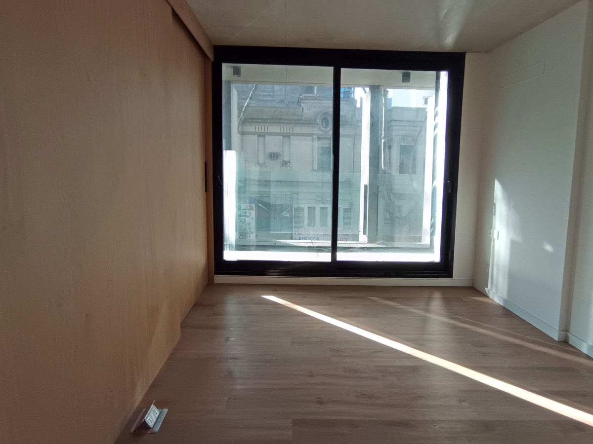 Apartamento ID.13151 - Alquiler Apartamento A Estrenar 1 Dormitorio Balcón Al Frente En Centro