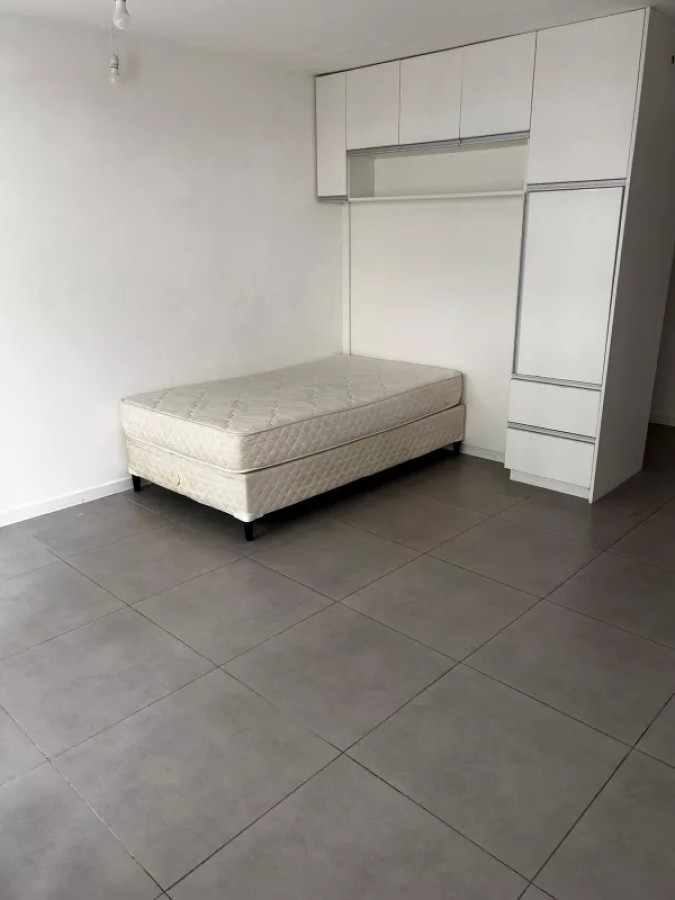 Apartamento ID.8493 - Alquiler De Monoambiente Patio Y Parrillero En Pocitos
