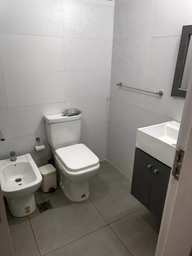 Apartamento ID.8493 - Alquiler De Monoambiente Patio Y Parrillero En Pocitos