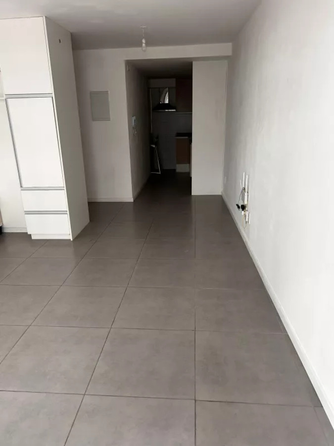 Apartamento ID.8493 - Alquiler De Monoambiente Patio Y Parrillero En Pocitos