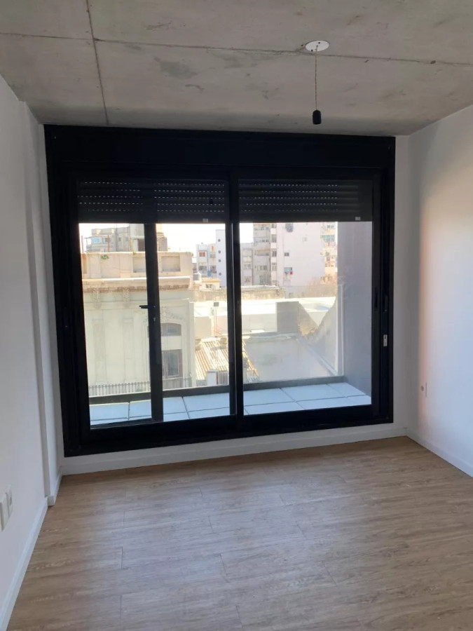 Apartamento ID.8517 - Venta Apartamento 1 Dormitorio Vista A La Rambla Barrio Sur