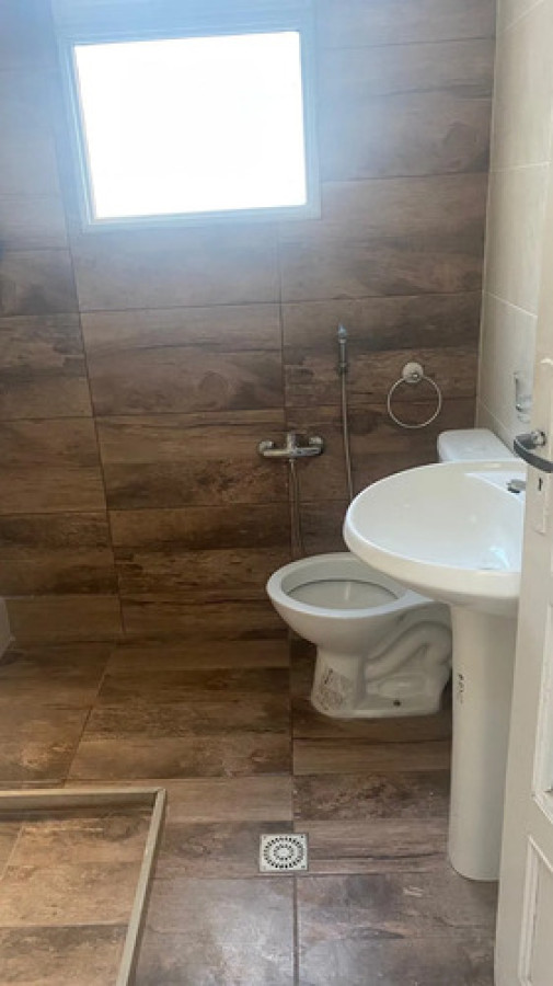 Apartamento ID.11941 - Alquiler Apto 2do Por Escalera 3 Dormitorios Cordón Sur