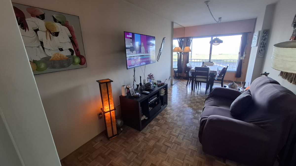Apartamento ID.13024 - Venta Apartamento De 2 Dormitorios Al Frente Sobre Rambla República De Chile En Malvín