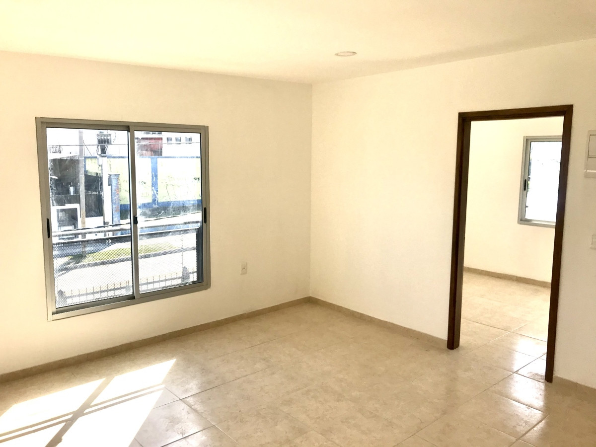 Apartamento ID.4775 - Alquiler apartamento 1 Dormitorio Cochera y Patio Malvin Norte 1 Cuadra Cmo. Carrasco