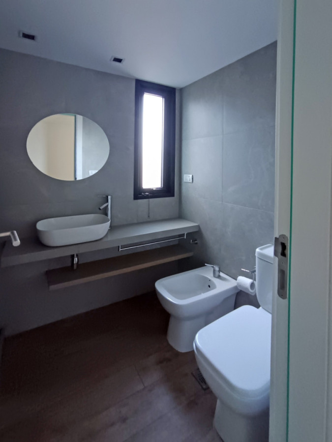 Apartamento ID.13148 - Alquiler Apartamento Nuevo De 1 Dormitorio Con Balcón Contrafrente En Centro