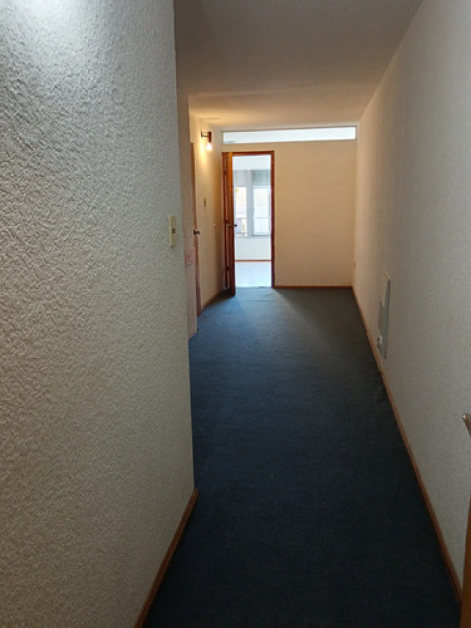 Apartamento ID.11933 - Monoambiente Al Frente Dividido Con Paredes De Yeso Ideal Oficina, Consultorio O Estudio.