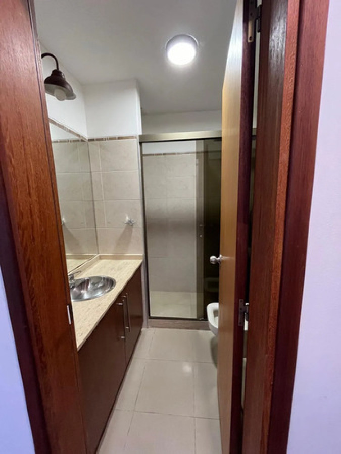 Apartamento ID.11932 - Alquiler Apartamento 2 Dormitorios Con Cochera En Pocitos 