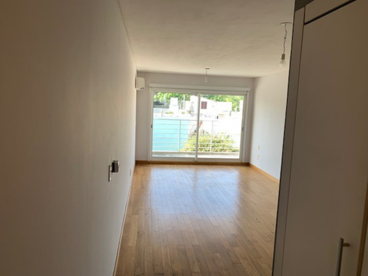 Apartamento ID.9035 - Alquiler Monoambiente Con Balcón En Puerto De Buceo