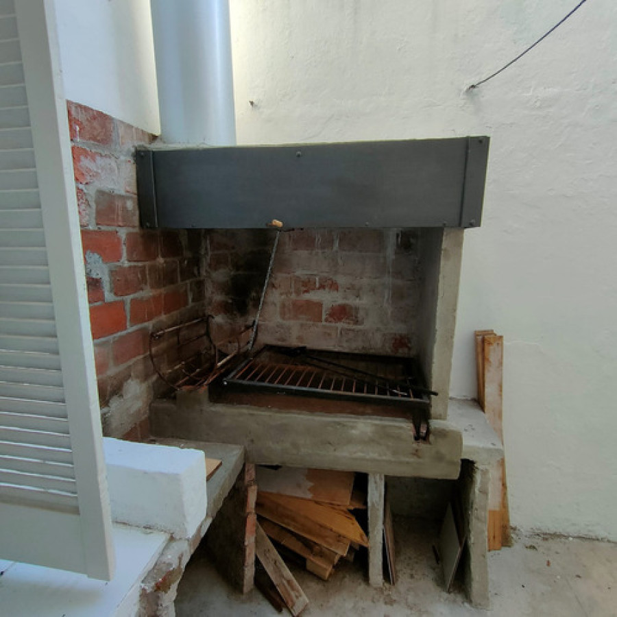Apartamento ID.11753 - Dueño Vende Dos Aptos. En Ph Recién Remodelados, En Reducto. Con Parrillero. Sin Gastos Comunes.