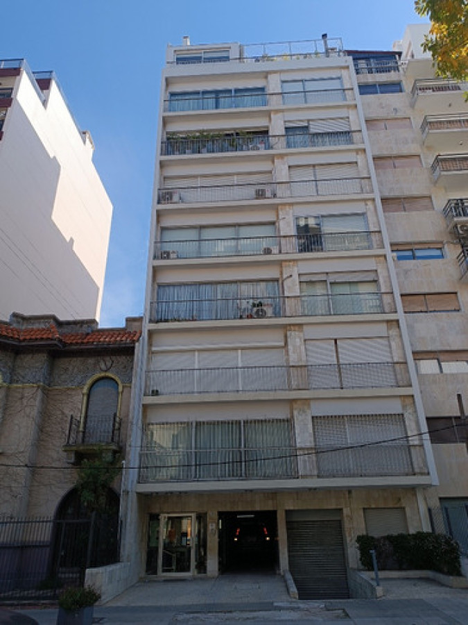 Apartamento ID.9190 - Venta De Excelente Apto 4 Dormitorios Garage En Punta Carretas