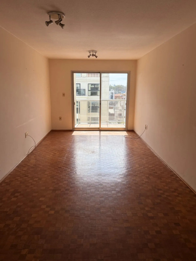 Apartamento ID.13112 - Alquiler Apartamento Al Frente 2 Dormitorios 2 Baños Garaje En Puerto Buceo
