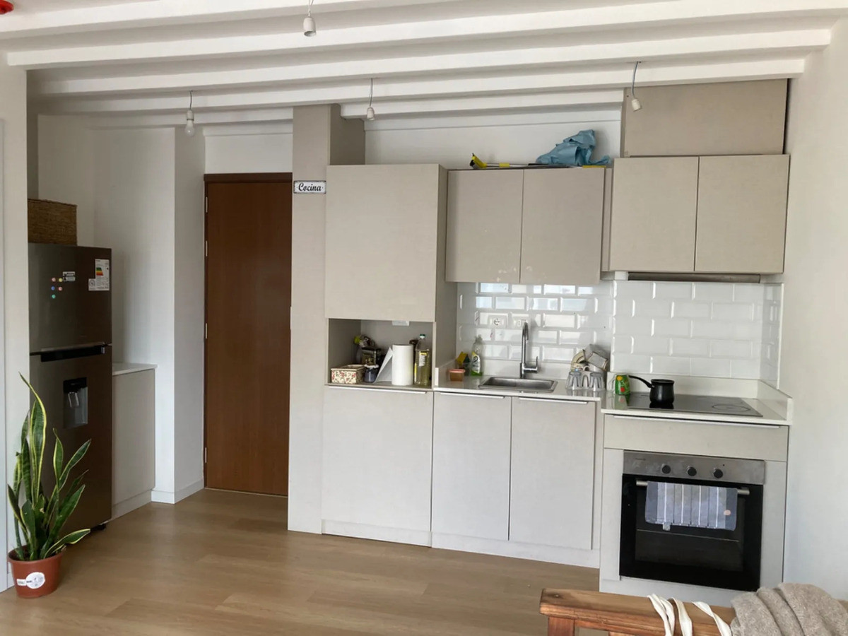 Apartamento ID.13133 - Alquiler Apartamento De 1 Dormitorio Con Terraza Balcón Cochera En Malvin