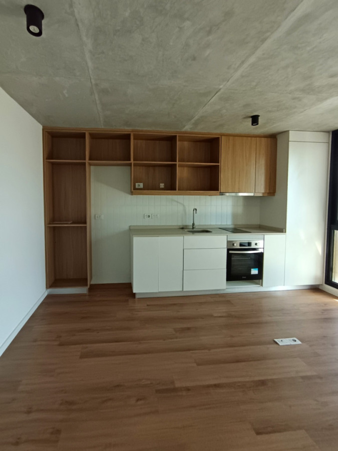 Apartamento ID.13148 - Alquiler Apartamento Nuevo De 1 Dormitorio Con Balcón Contrafrente En Centro
