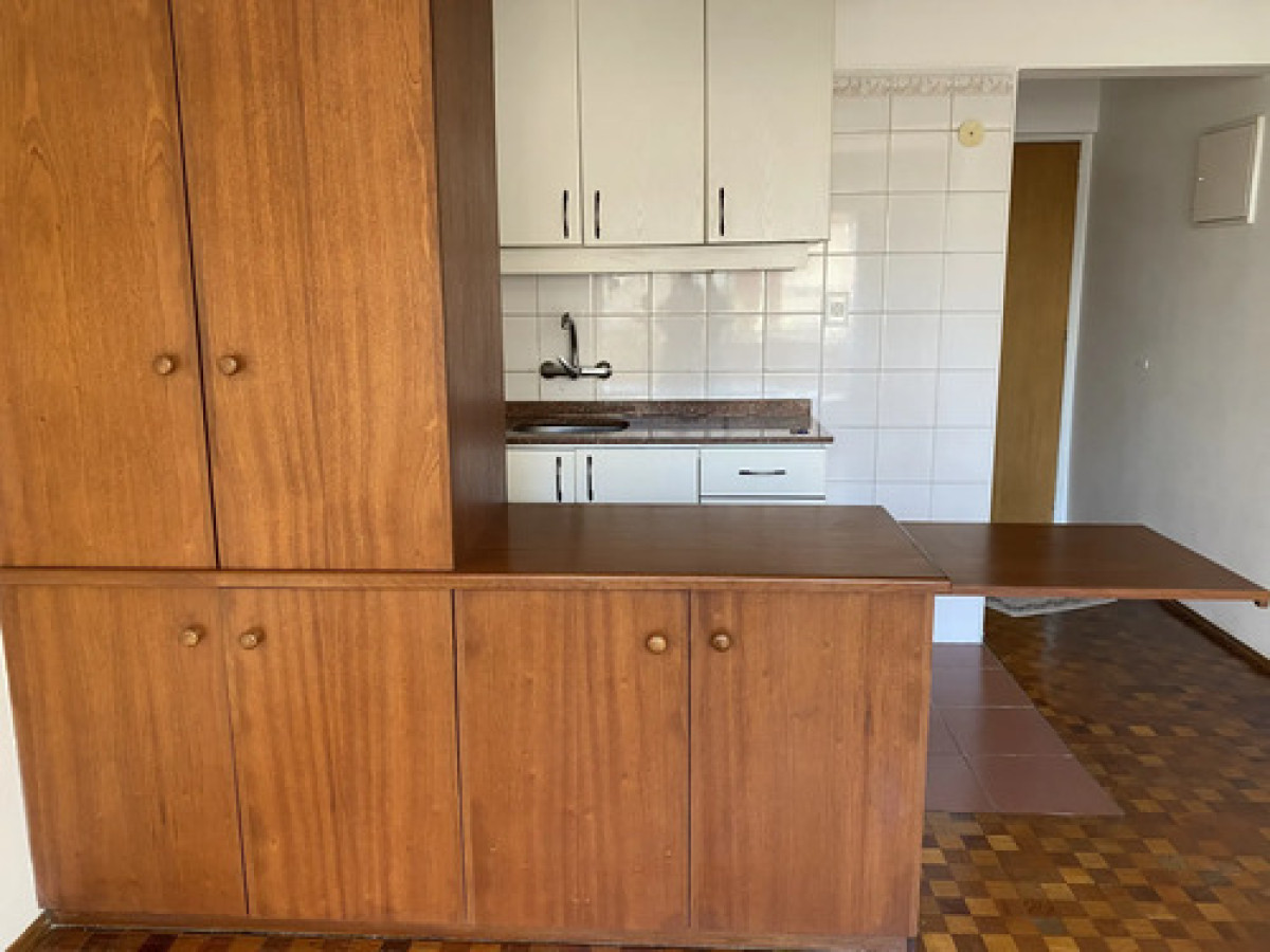 Apartamento ID.11925 - Monoambiente Al Frente Muy Luminoso, Cerca De Todos Los Servicios Y Locomoción