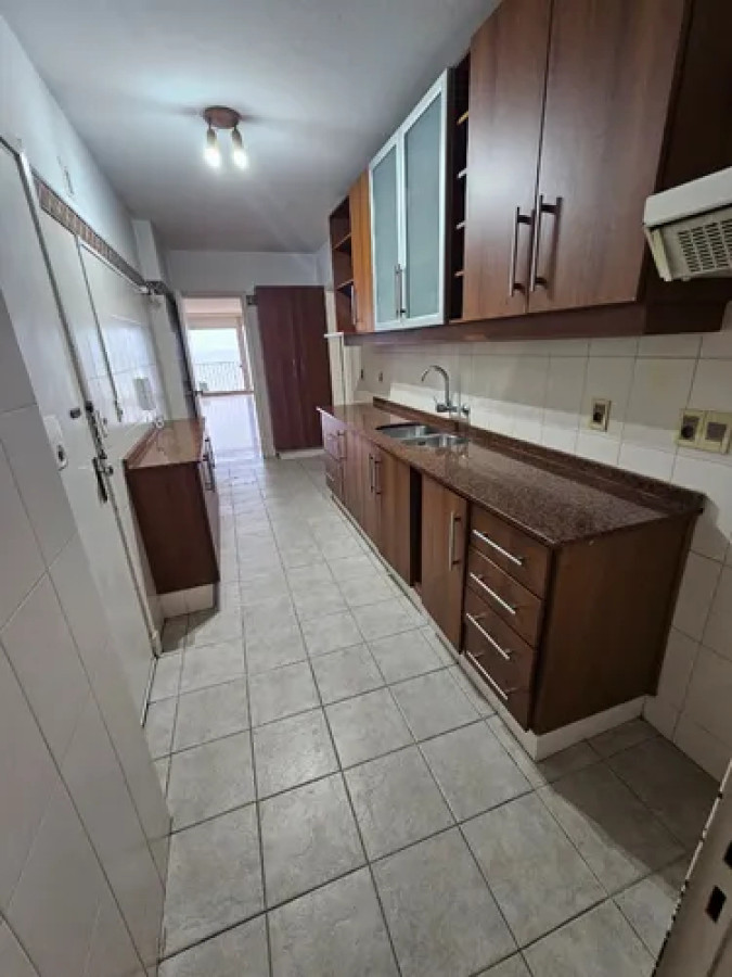 Apartamento ID.10030 - Hermoso Apartamento De 3 Dorm  Frente A La Rambla Pocitos