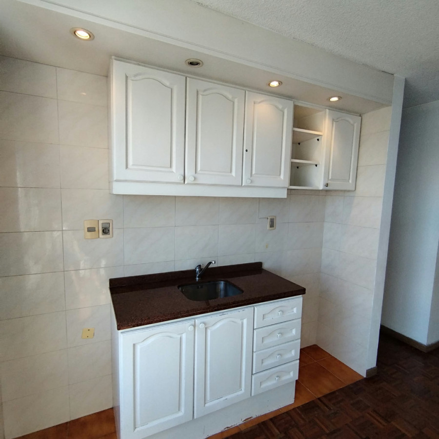Apartamento ID.13131 - Alquiler Apartamento 1 Dormitorio En Pocitos Nuevo Casi Nuevo