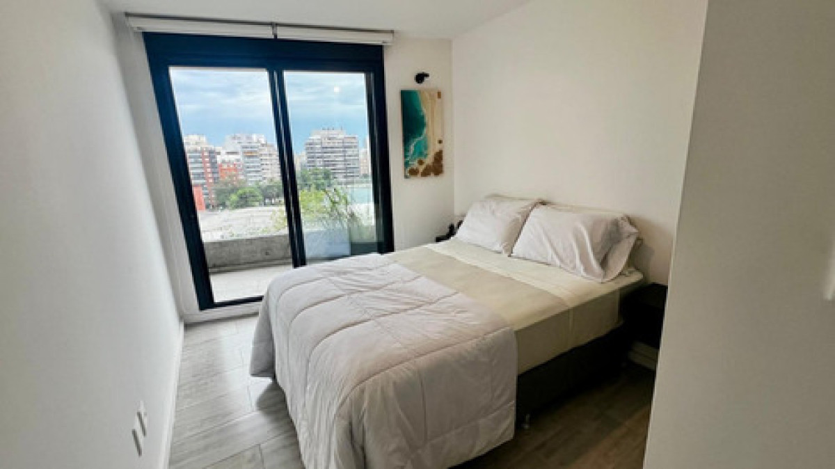 Apartamento ID.9625 - Alquiler  De Espectacular Apartamento De 1 Dormitorio Y Terraza En Punta Carretas