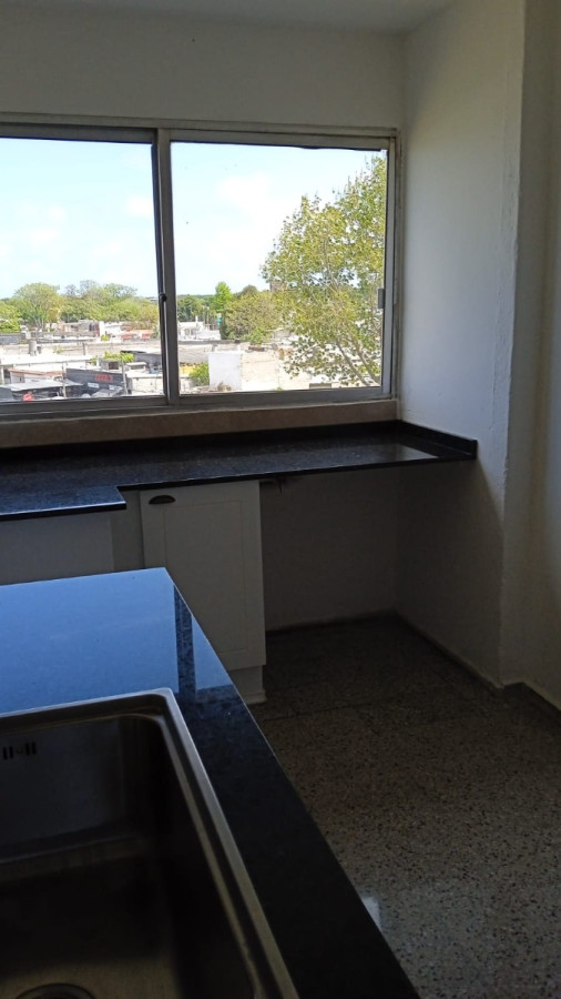 Apartamento ID.9696 - Hermoso Apartamento De 2 Dorm Muy Iluminado