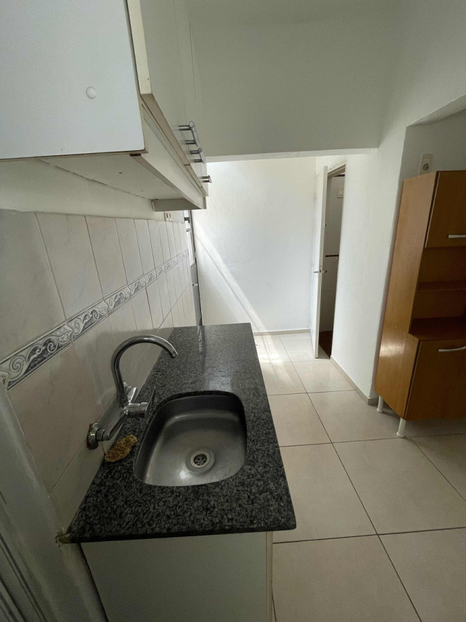 Apartamento ID.7992 - Venta Apartamento 1 Dormitorio Garage Patio Sin Gastos En Villa Española 