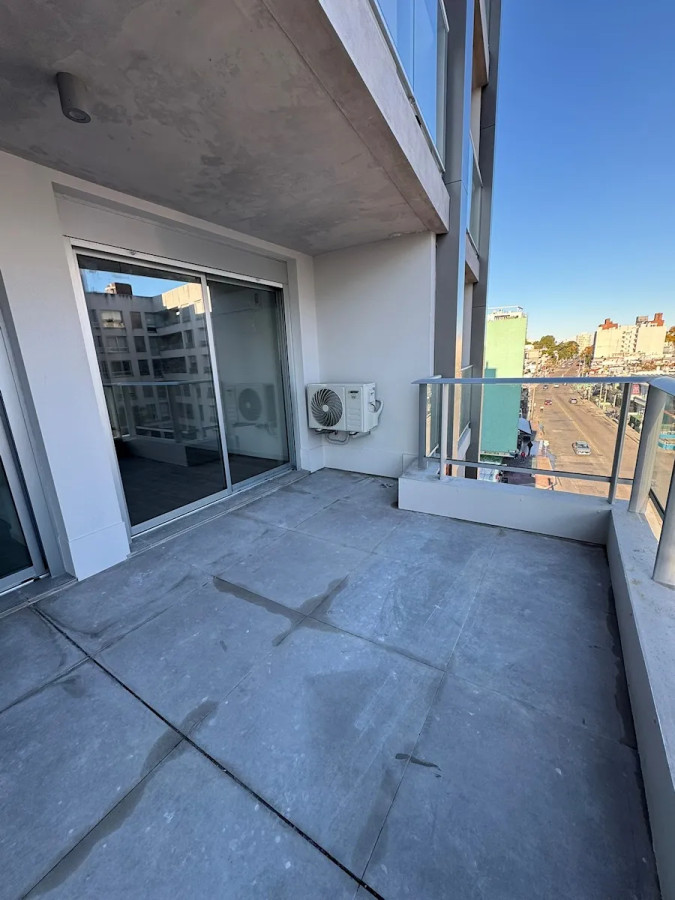 Apartamento ID.9855 - Alquiler Apartamento 1 Dormitorio Y Cochera Zona Tres Cruces-La Comercial