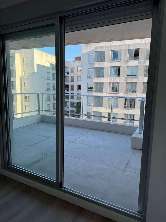 Apartamento ID.9855 - Alquiler Apartamento 1 Dormitorio Y Cochera Zona Tres Cruces-La Comercial