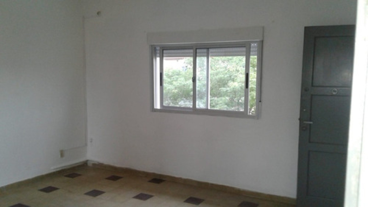 Apartamento ID.10198 - Alquiler Apartamento 2 Dormitorios Curva Maroñas, Frente A Supermercado Disco